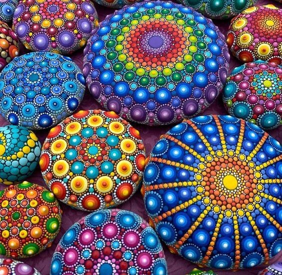 Femeia-mandală sau mandala-femeie!? Femeia-mandală sau mandala-femeie!?
