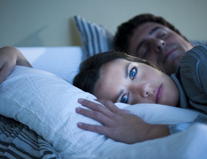 Cum tratezi insomnia, cand pandemia genereaza stres si anxietate