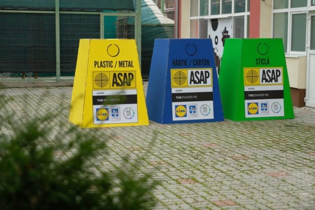 Acord pentru colectarea selectivă a deșeurilor în toate școlile din București