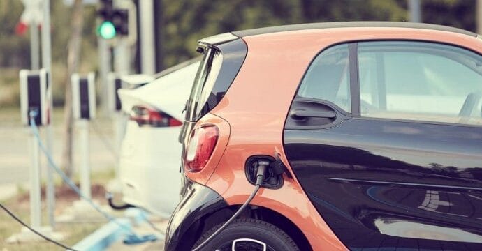Încă trei oraşe vor avea staţii de încarcare pentru maşini electrice, finanţate din Fondul pentru Mediu