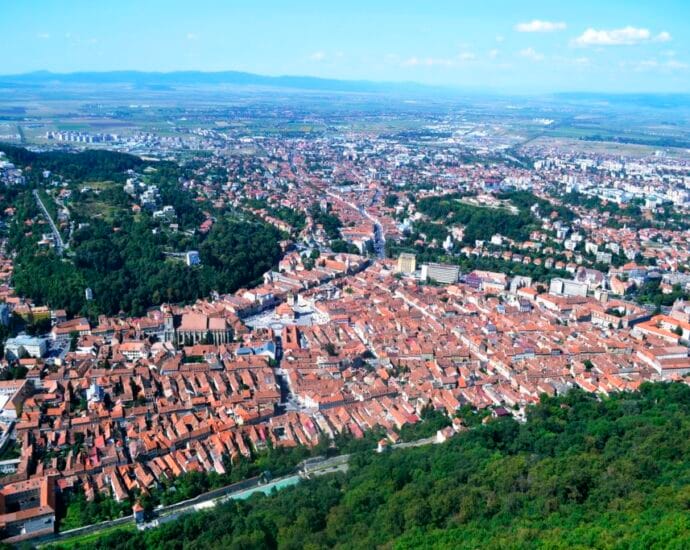 Orașul Brașov devine primul municipiu din România care se bazează pe energie verde 100%