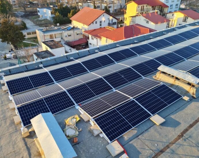 Panourile solare în HoReCA pe durata verii