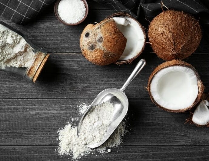 Făina de cocos. Nutriție, beneficii și cum să o folosești