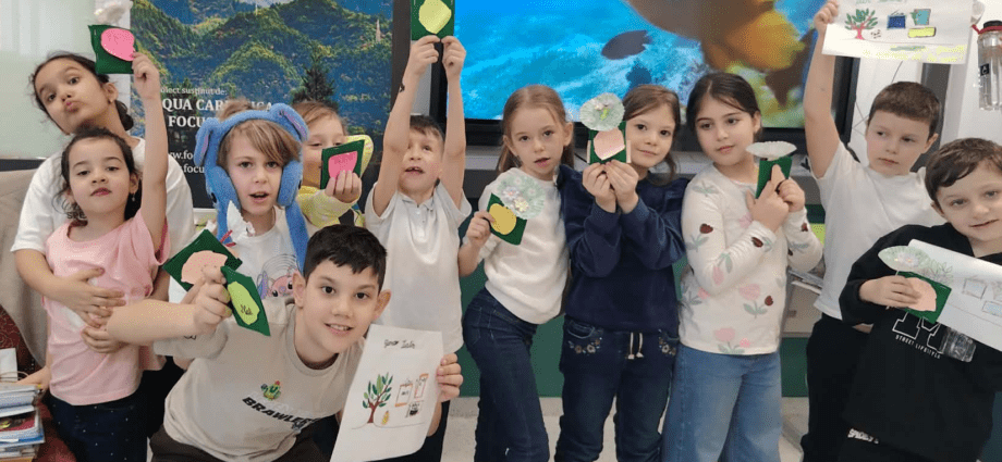 Copiii ȋşi doresc un spaţiu cȃt mai verde, plin cu arbori şi flori #FocusToGreenEcoLife