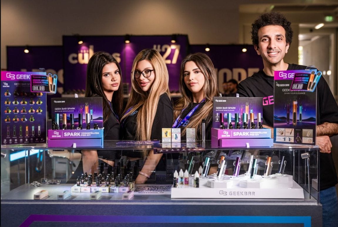 GEEKBAR și-a evidențiat forța brandului printr-un stand cu tematică de capsulă spațială la ShishaMesse și Vaper Expo UK.
